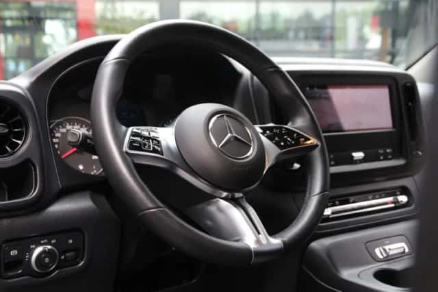 Mercedes-Benz Vito (2024) thumbnail 10