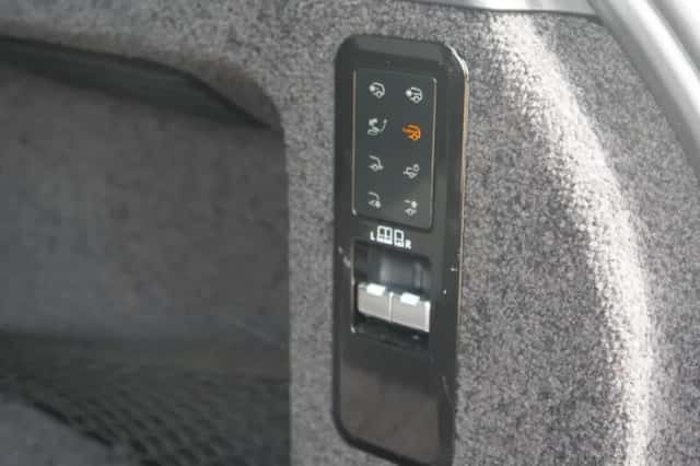 Land Rover Range Rover (2024) thumbnail 25