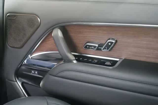 Land Rover Range Rover (2024) thumbnail 28