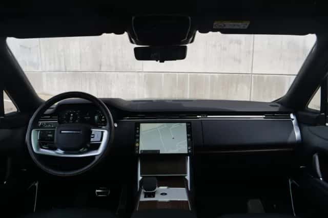 Land Rover Range Rover (2024) thumbnail 4
