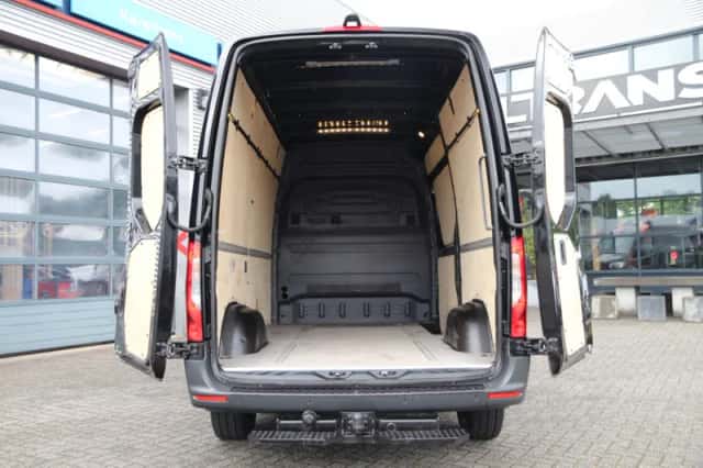 Mercedes-Benz Sprinter (2021) thumbnail 3