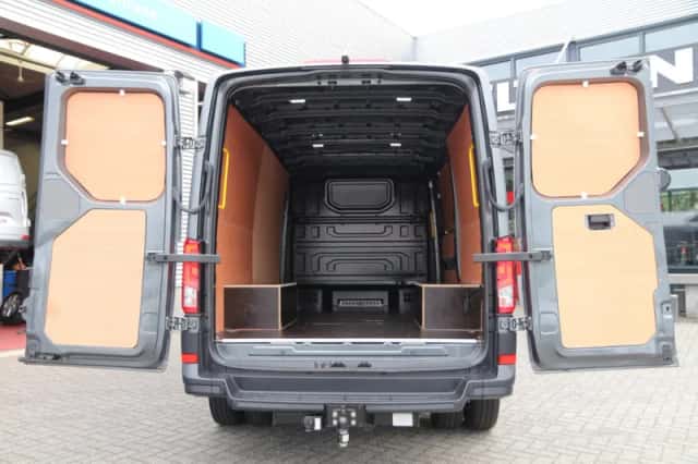Volkswagen Crafter (2024) thumbnail 3
