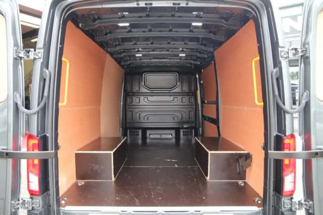 Volkswagen Crafter (2024) thumbnail 4