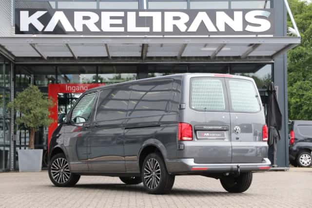 Volkswagen Transporter (2022) thumbnail 2