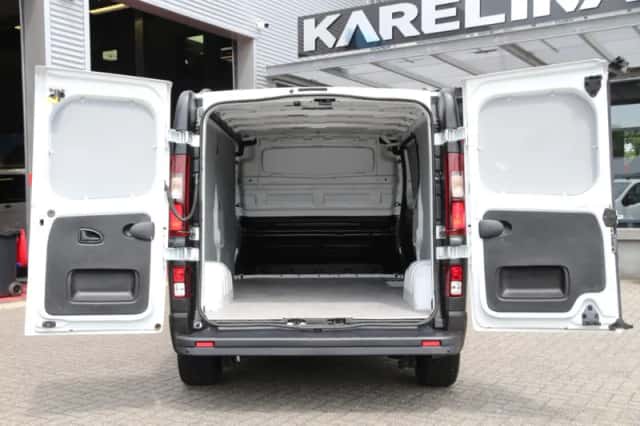 Renault Trafic (2022) thumbnail 3
