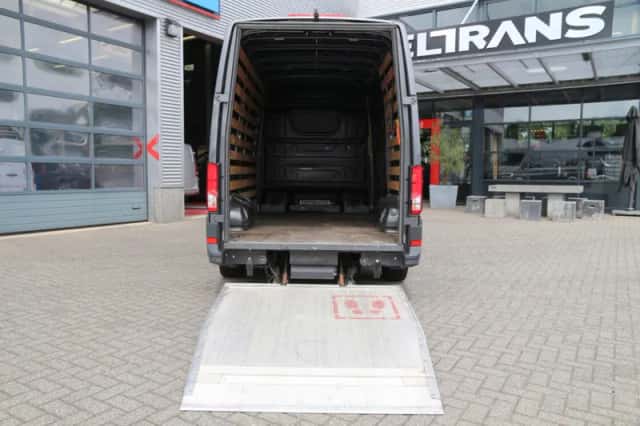 Volkswagen Crafter (2019) thumbnail 3