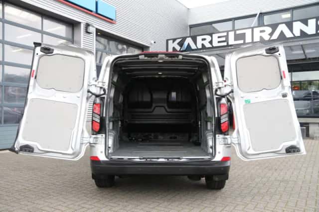 Ford Transit Custom (2024) thumbnail 3