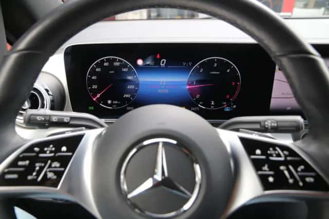 Mercedes-Benz V-Klasse (2024) thumbnail 6