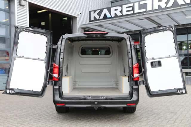 Mercedes-Benz Vito (2024) thumbnail 3