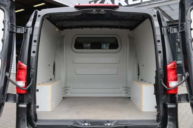Mercedes-Benz Vito (2024) thumbnail 4