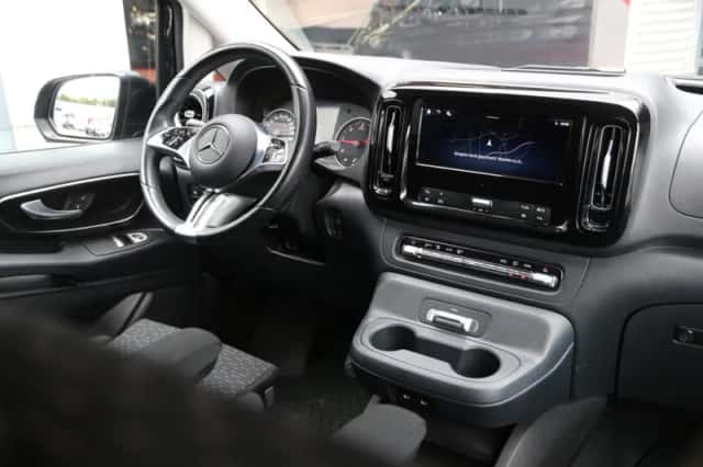 Mercedes-Benz Vito (2024) thumbnail 5