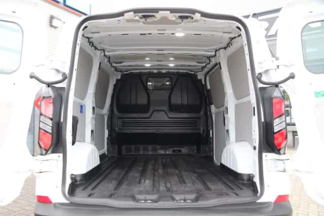 Ford Transit Custom (2024) thumbnail 3