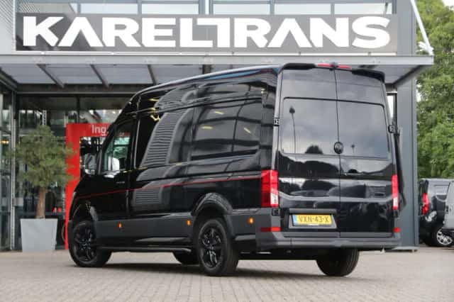 Volkswagen Crafter (2024) thumbnail 2