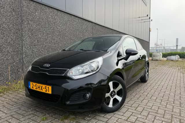Kia Rio (2014) thumbnail 1