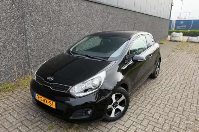 Kia Rio (2014) thumbnail 2