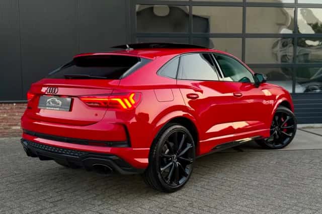 Audi Q3 (2021) thumbnail 3