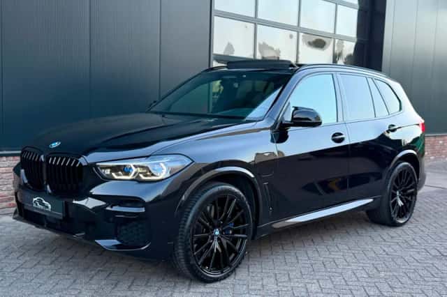 BMW X5 (2022) thumbnail 2