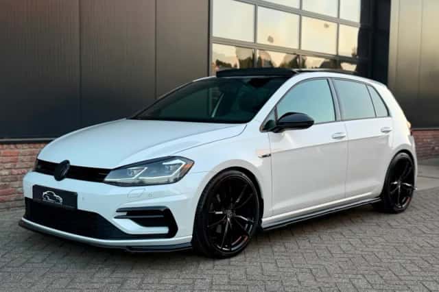 Volkswagen Golf (2019) thumbnail 2