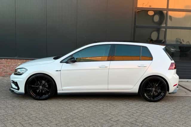 Volkswagen Golf (2019) thumbnail 3