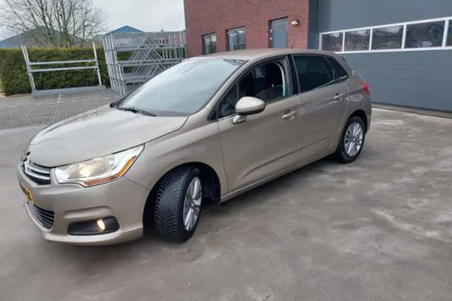 Citroën C4 (2013) thumbnail 3