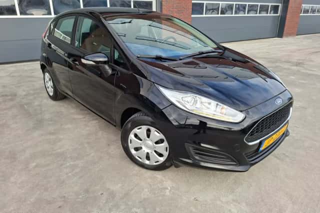 Ford Fiesta (2016) thumbnail 1