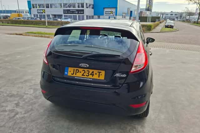 Ford Fiesta (2016) thumbnail 5