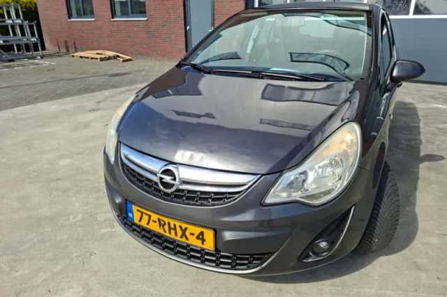 Opel Corsa (2011) thumbnail 2