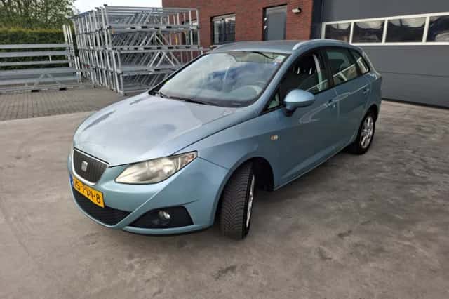 SEAT Ibiza (2011) thumbnail 2