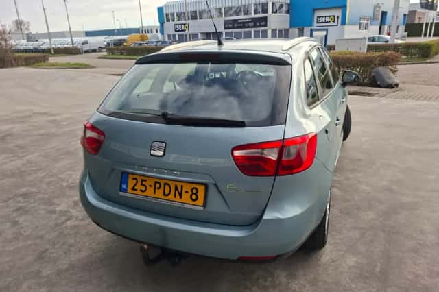 SEAT Ibiza (2011) thumbnail 4