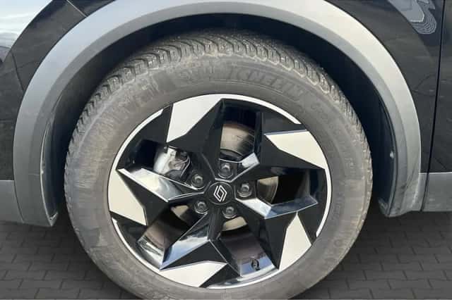Renault Captur (2024) thumbnail 3