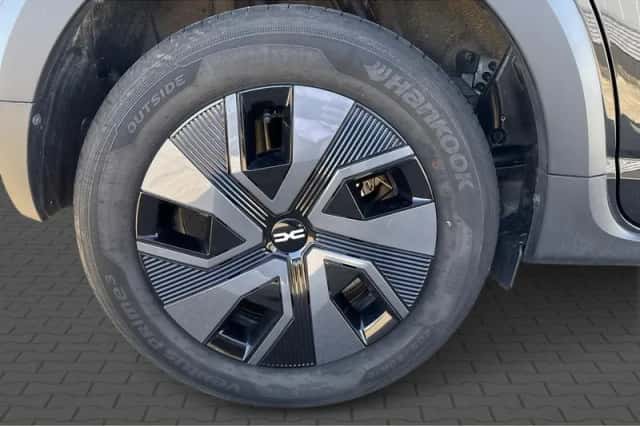 Dacia Sandero Stepway (2024) thumbnail 3