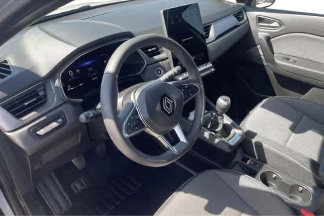 Renault Captur (2025) thumbnail 6