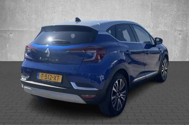 Renault Captur (2023) thumbnail 5