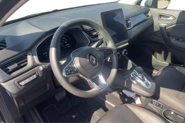 Renault Captur (2023) thumbnail 6