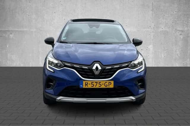 Renault Captur (2022) thumbnail 4