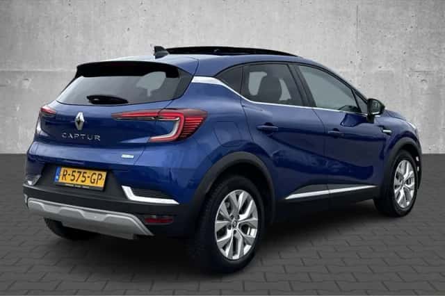 Renault Captur (2022) thumbnail 5