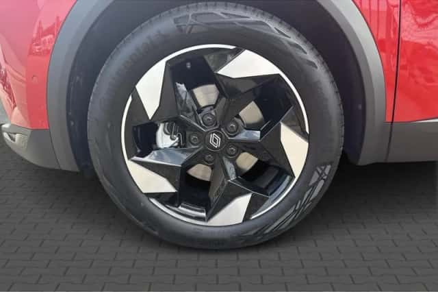 Renault Captur (2025) thumbnail 3