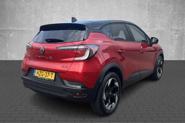 Renault Captur (2025) thumbnail 5