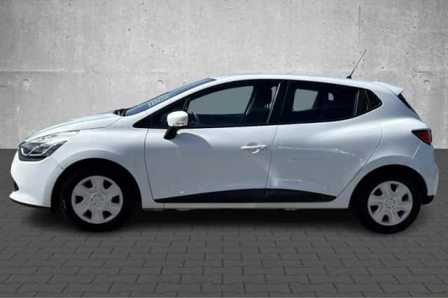Renault Clio (2016) thumbnail 2