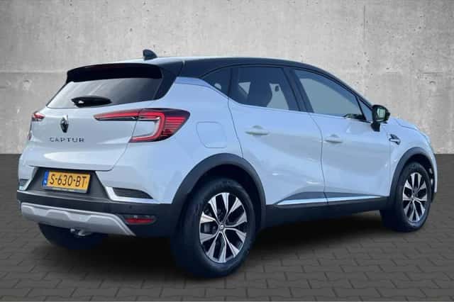 Renault Captur (2023) thumbnail 5