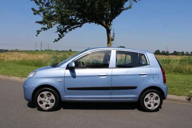 Kia Picanto (2011) thumbnail 2