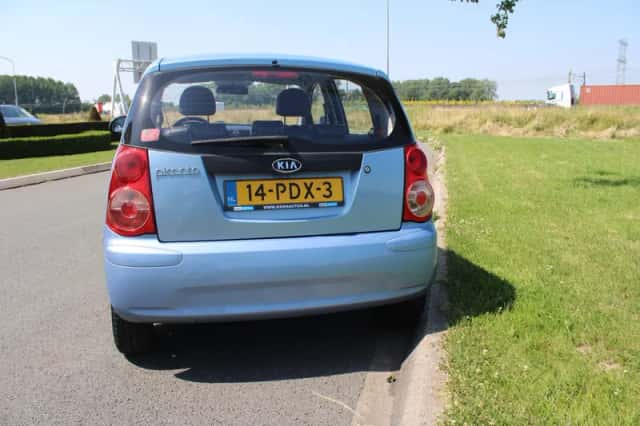 Kia Picanto (2011) thumbnail 4