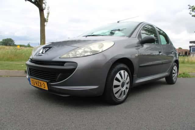 Peugeot 206 (2011) thumbnail 1