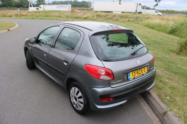 Peugeot 206 (2011) thumbnail 6