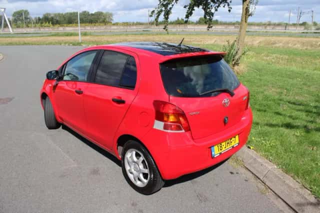 Toyota Yaris (2009) thumbnail 6