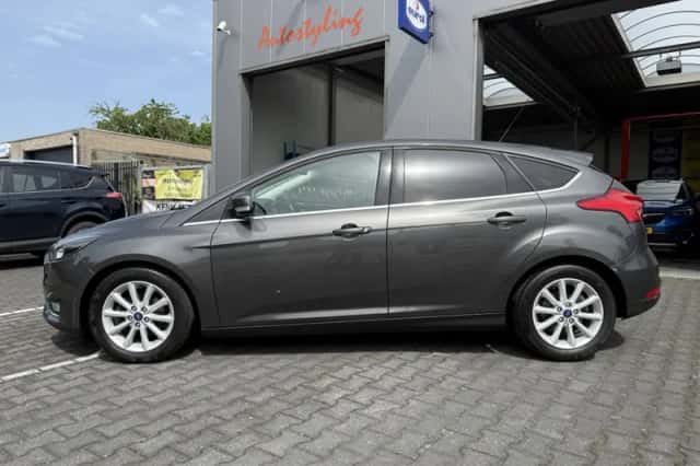 Ford Focus (2016) thumbnail 2