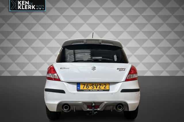 Suzuki Swift (2012) thumbnail 5
