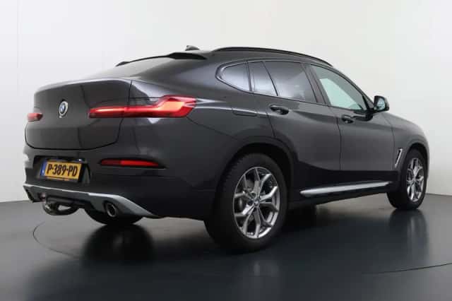 BMW X4 (2021) thumbnail 5
