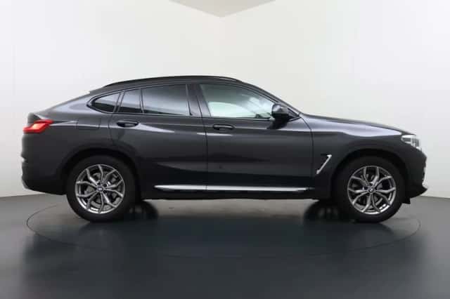 BMW X4 (2021) thumbnail 6