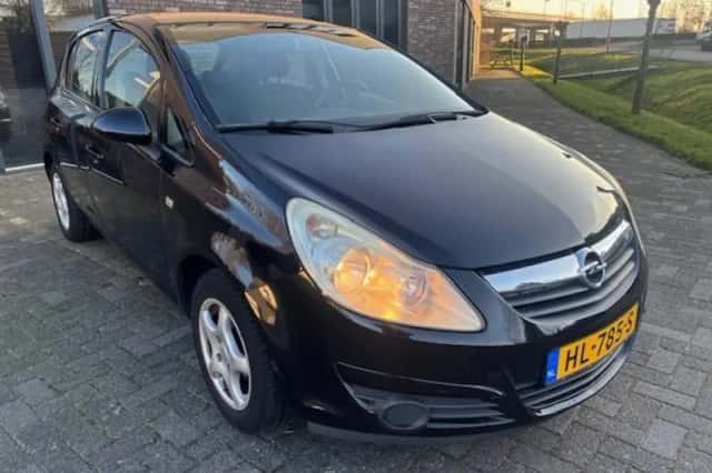 Opel Corsa (2011) thumbnail 2